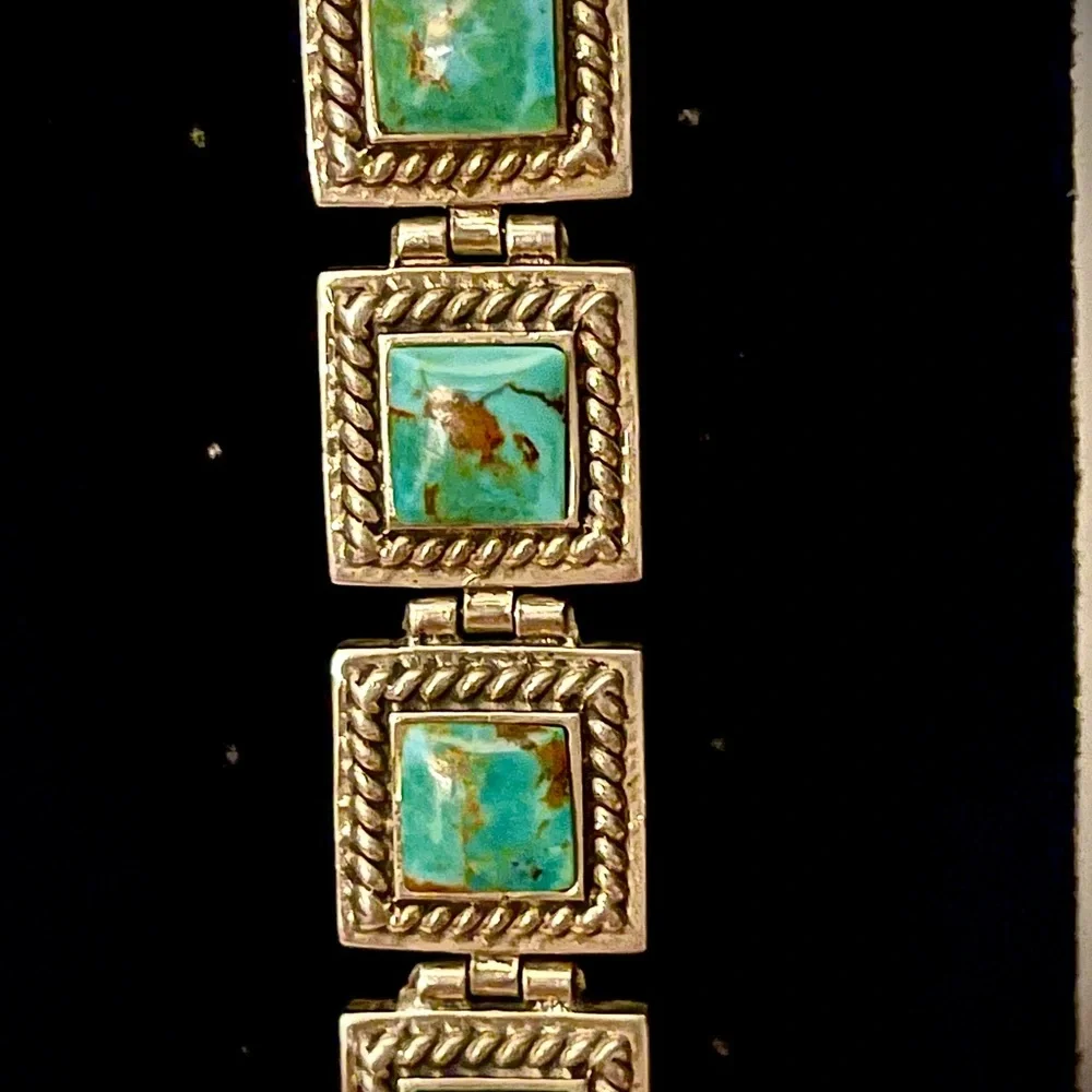 Turquoise Bracelet in Silver - Picture 2 of 7
